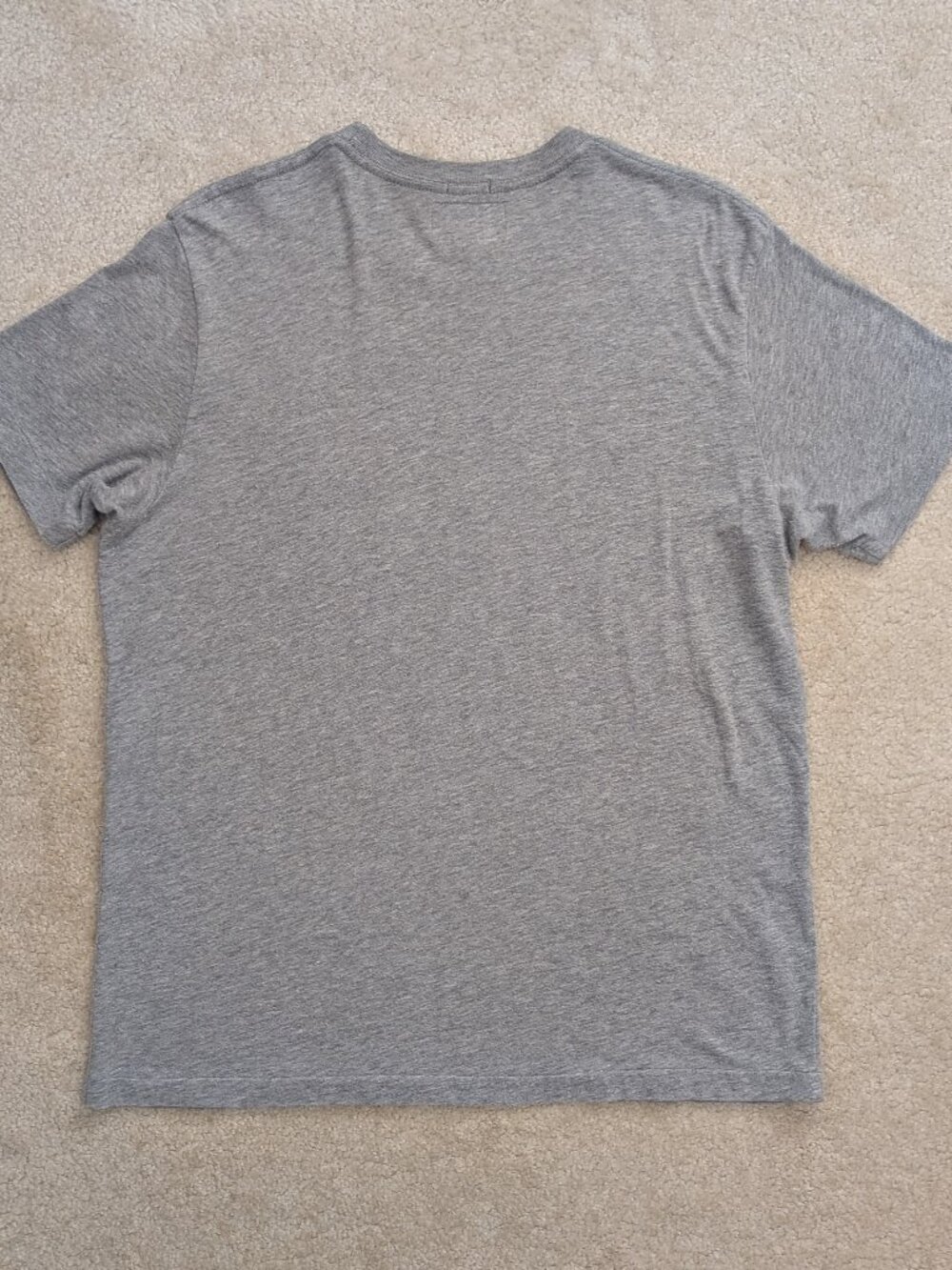 Vintage Abercrombie & Fitch gray t-shirt Y2K - Picture 2 of 5